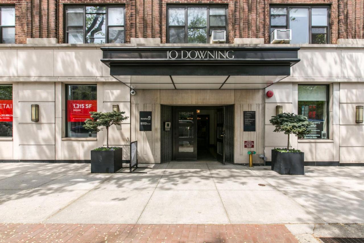 Corner 1br In W Village W Doorman Nyc-157